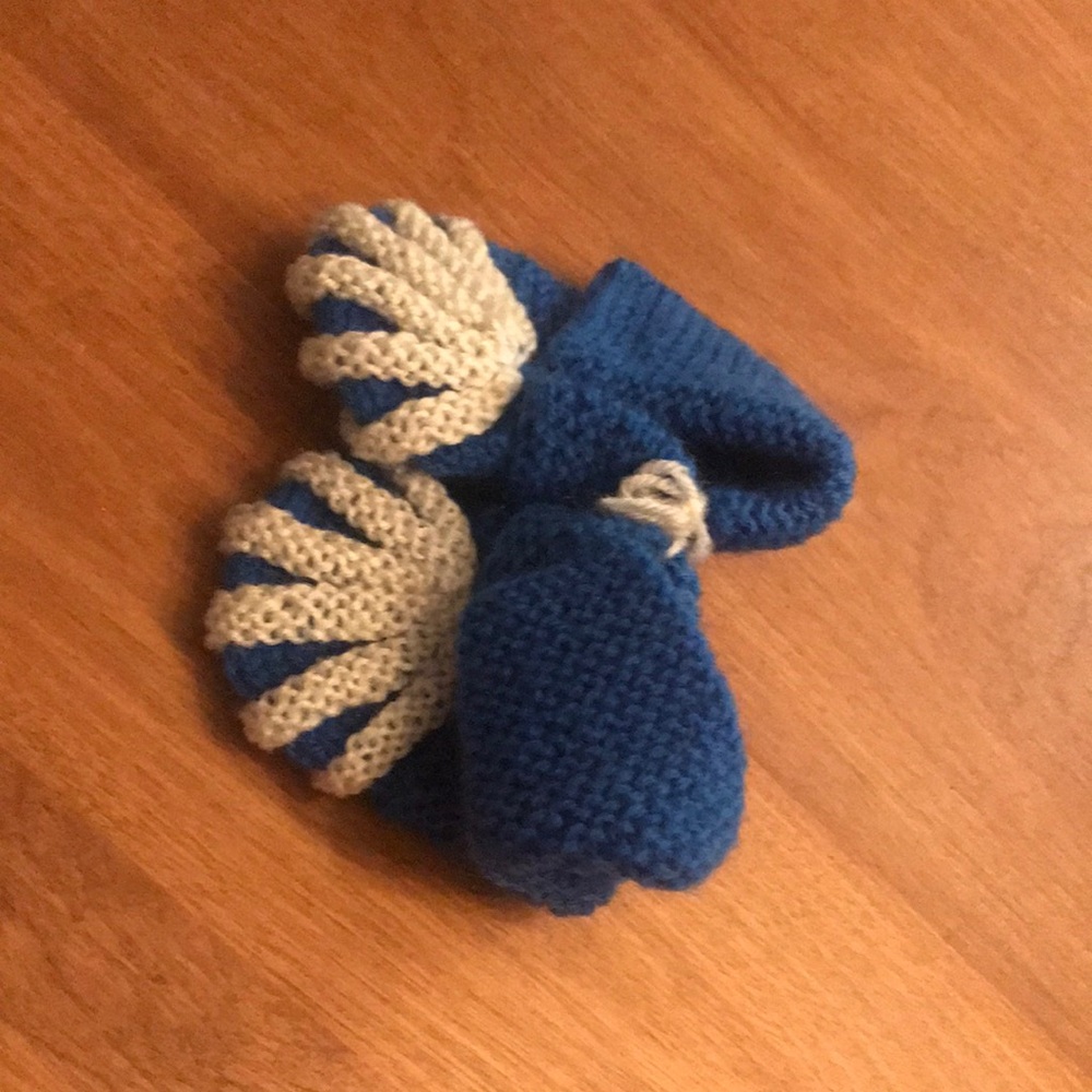 Knitted Baby Mittens in Blue and Cream - Cozy Kids Accessory